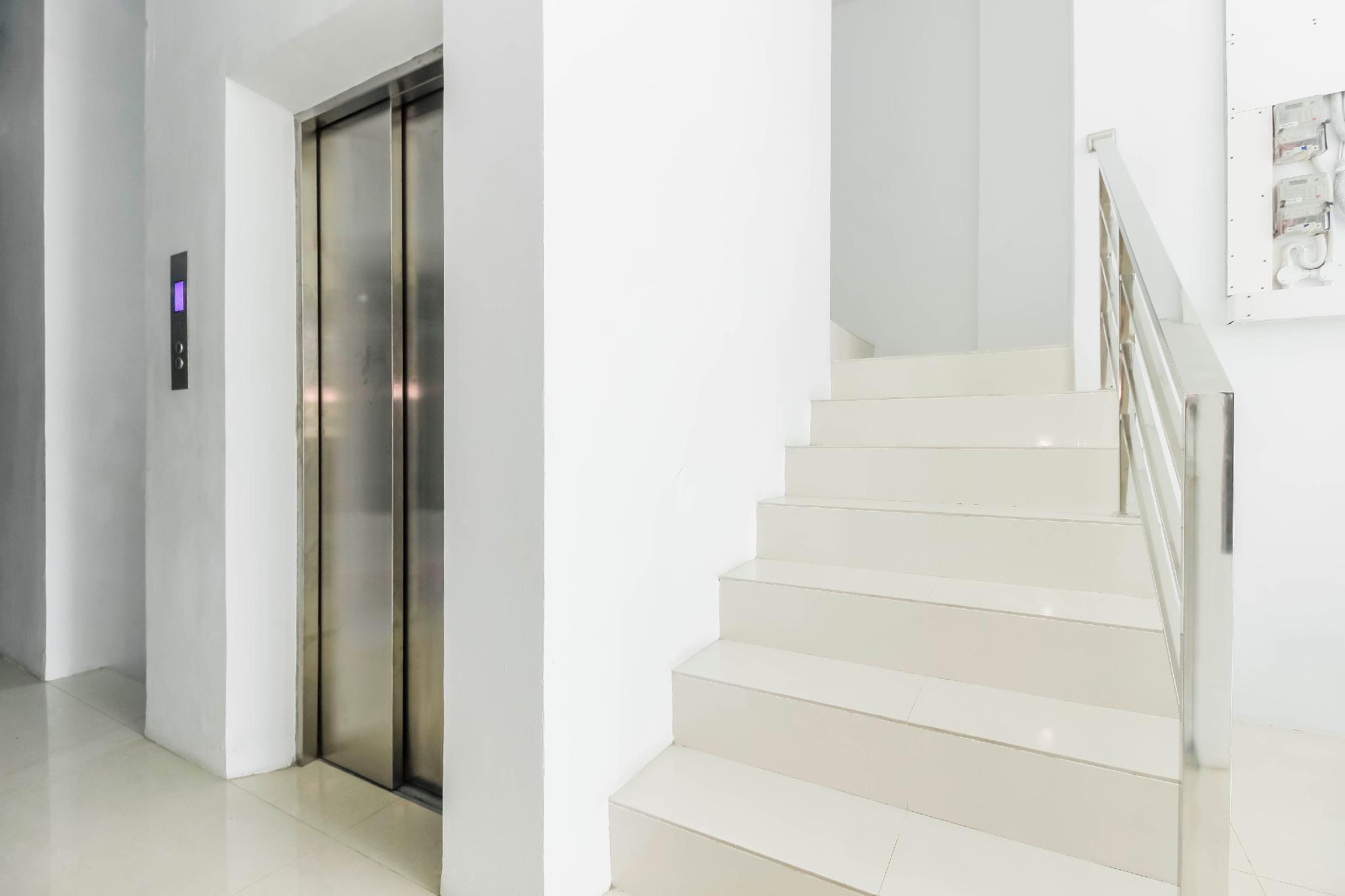 Reddoorz Near Hayam Wuruk Plaza Hotel Jakarta Luaran gambar